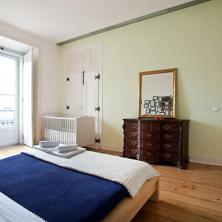 Spacious Sunny Flat- Baixa / Rossio Lejlighed *